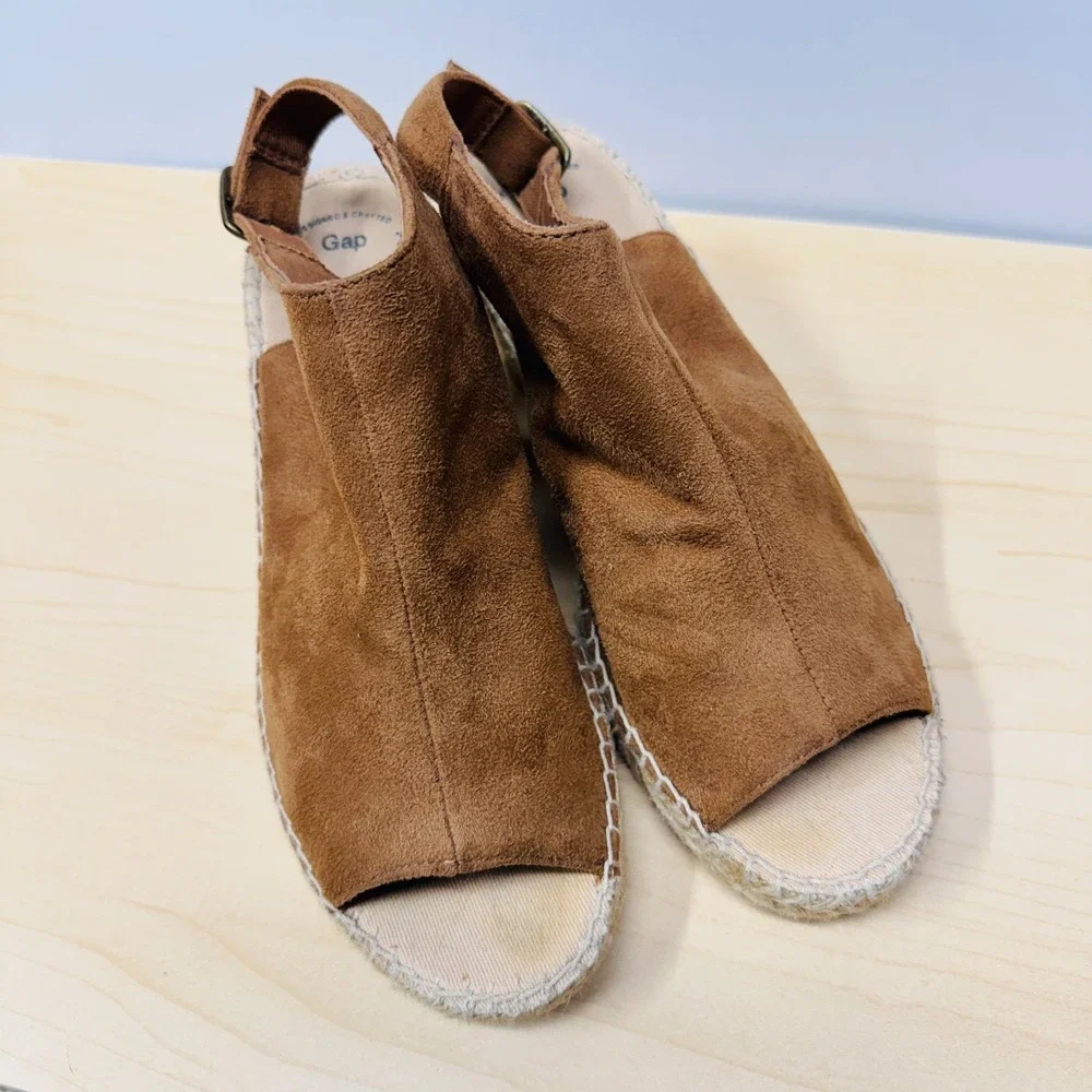 GAP suede espadrille